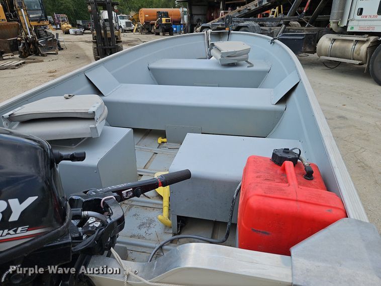 image for item DP2458 Lowe UV1467  boat