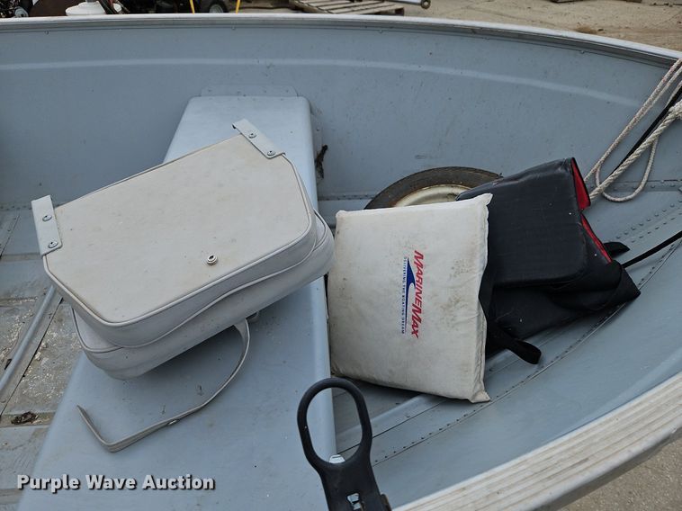 image for item DP2458 Lowe UV1467  boat