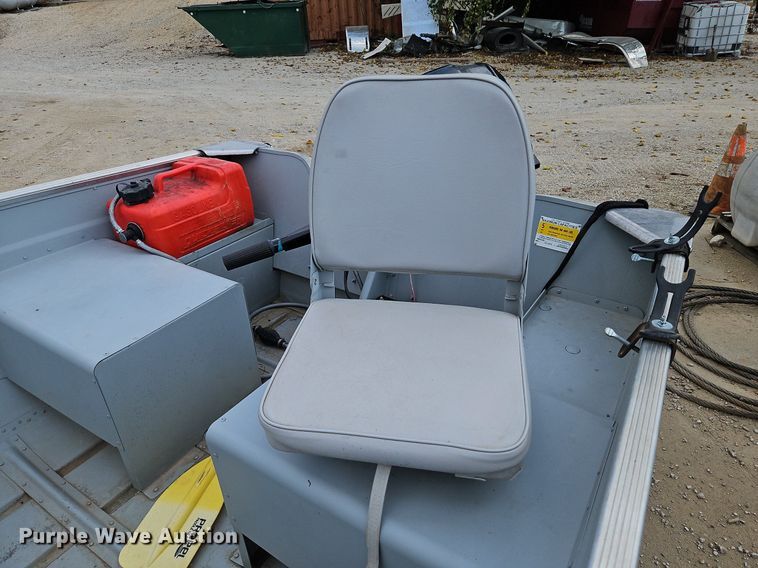 image for item DP2458 Lowe UV1467  boat