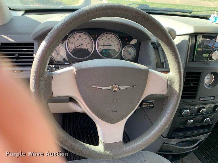 image for item DP8716 2008 Chrysler Town & Country LX  van