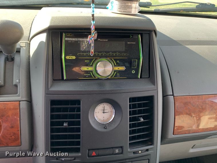 image for item DP8716 2008 Chrysler Town & Country LX  van