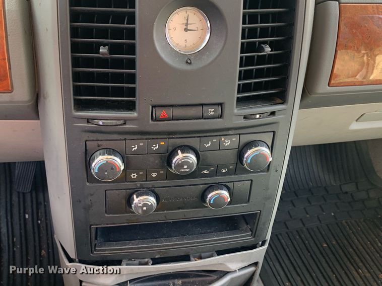 image for item DP8716 2008 Chrysler Town & Country LX  van