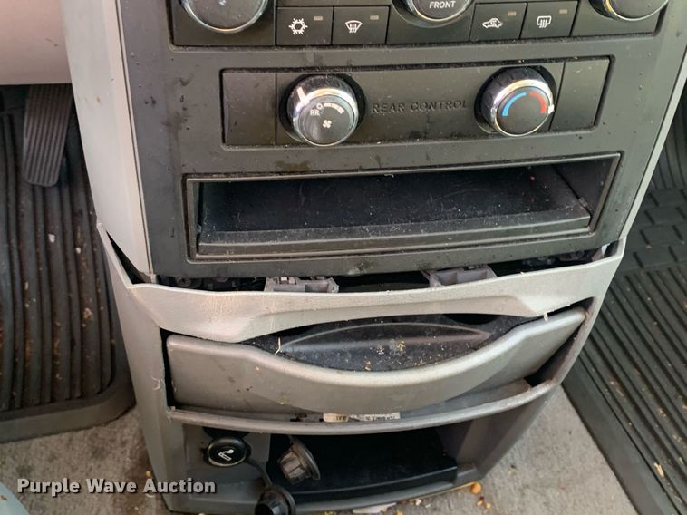 image for item DP8716 2008 Chrysler Town & Country LX  van