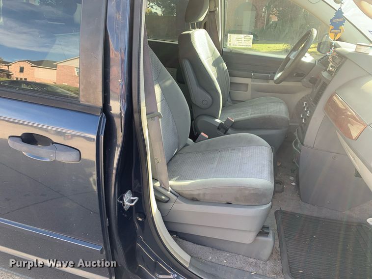 image for item DP8716 2008 Chrysler Town & Country LX  van