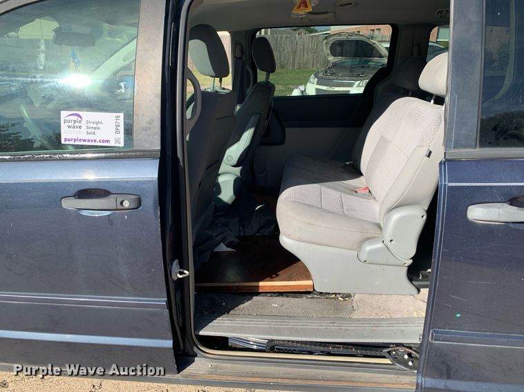 image for item DP8716 2008 Chrysler Town & Country LX  van