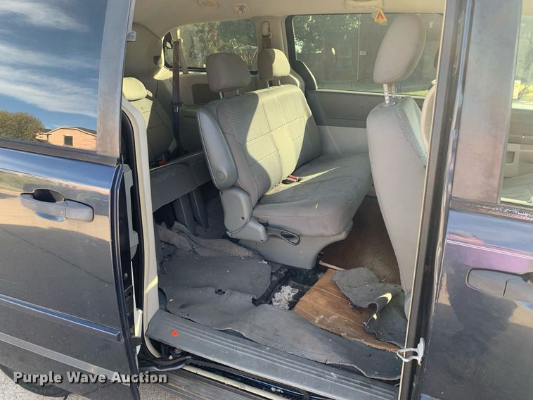 image for item DP8716 2008 Chrysler Town & Country LX  van