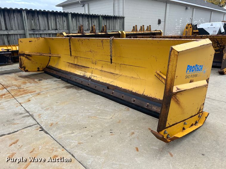 image for item DQ1019 Pro-Tech  18' W snow pusher