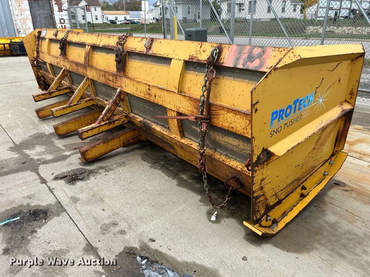 image for item DQ1019 Pro-Tech  18' W snow pusher