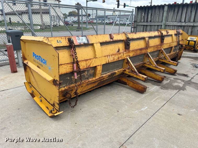 image for item DQ1019 Pro-Tech  18' W snow pusher