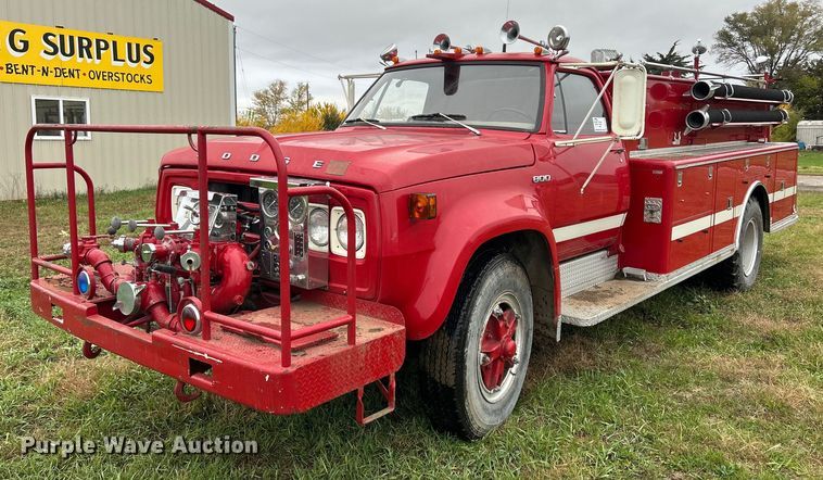 image for item DQ1020 1975 Dodge D800  pumper fire truck