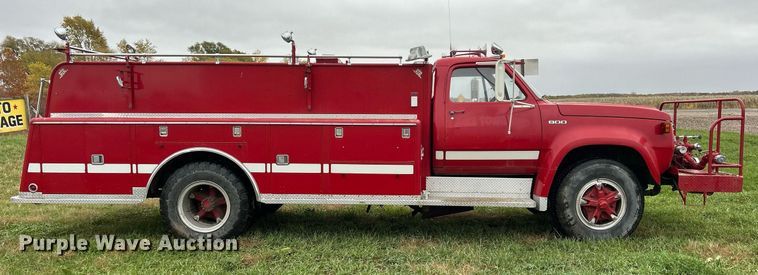 image for item DQ1020 1975 Dodge D800  pumper fire truck