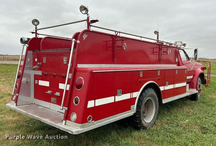 image for item DQ1020 1975 Dodge D800  pumper fire truck