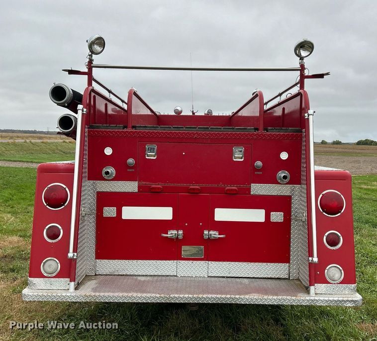 image for item DQ1020 1975 Dodge D800  pumper fire truck