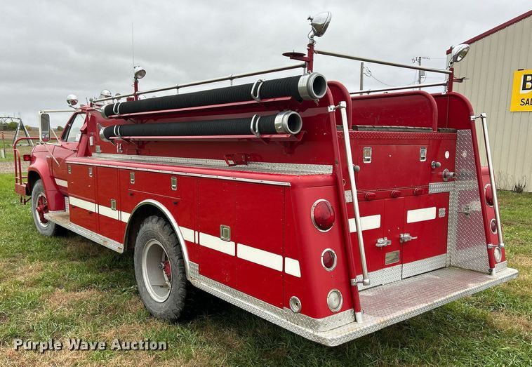 image for item DQ1020 1975 Dodge D800  pumper fire truck