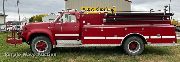image for item DQ1020 1975 Dodge D800  pumper fire truck
