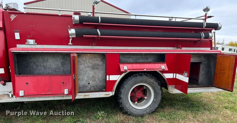 image for item DQ1020 1975 Dodge D800  pumper fire truck