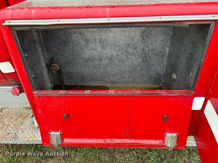 image for item DQ1020 1975 Dodge D800  pumper fire truck