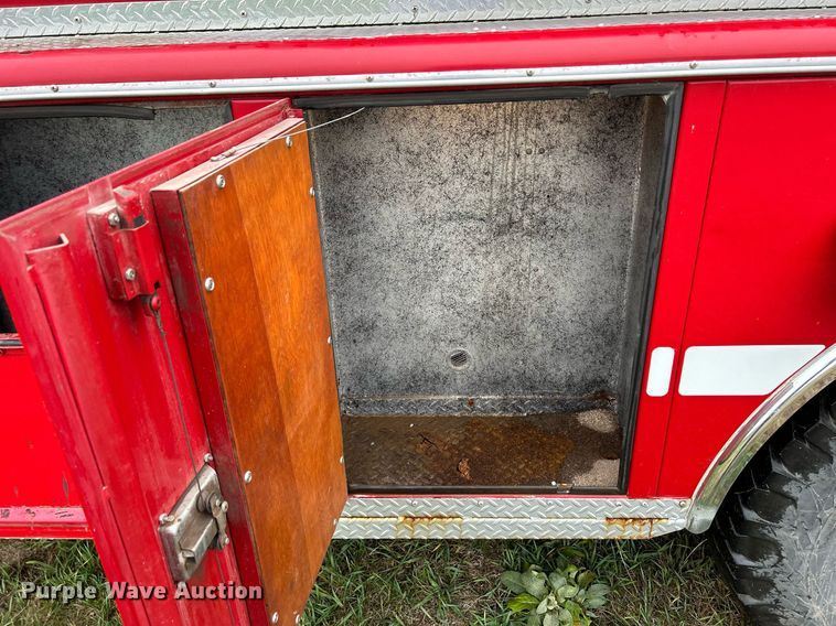 image for item DQ1020 1975 Dodge D800  pumper fire truck