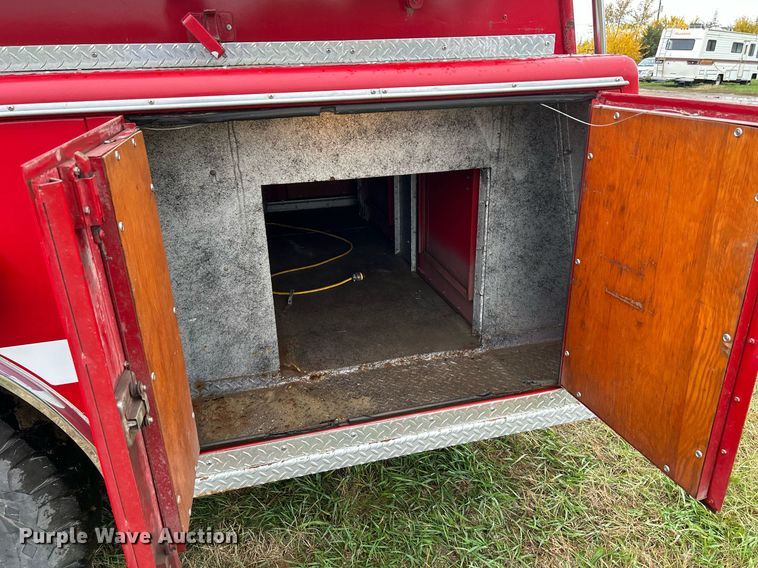 image for item DQ1020 1975 Dodge D800  pumper fire truck