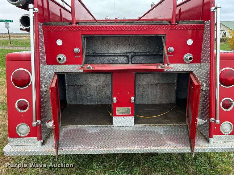 image for item DQ1020 1975 Dodge D800  pumper fire truck