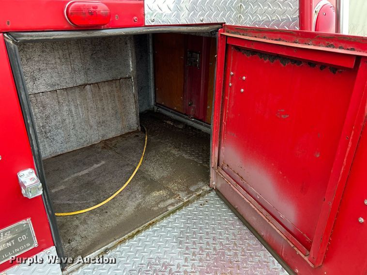 image for item DQ1020 1975 Dodge D800  pumper fire truck