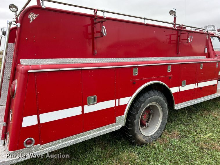 image for item DQ1020 1975 Dodge D800  pumper fire truck