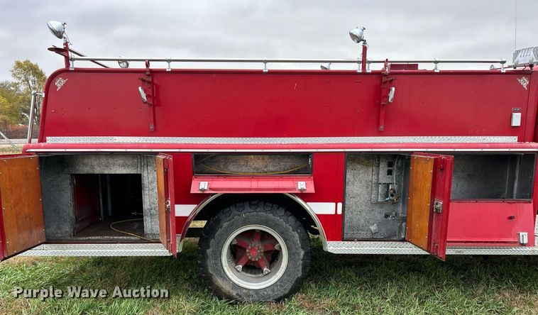 image for item DQ1020 1975 Dodge D800  pumper fire truck