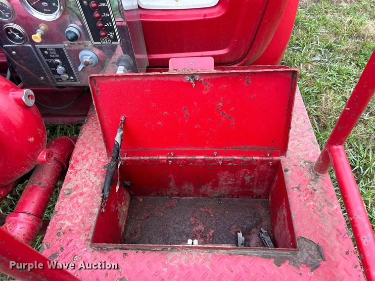 image for item DQ1020 1975 Dodge D800  pumper fire truck