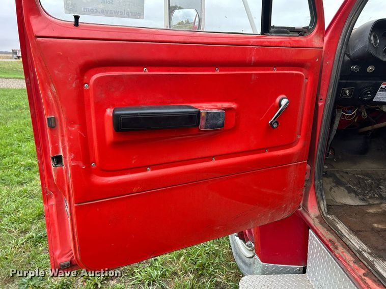 image for item DQ1020 1975 Dodge D800  pumper fire truck