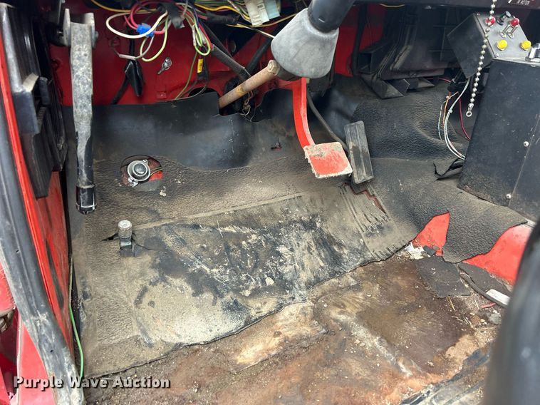 image for item DQ1020 1975 Dodge D800  pumper fire truck