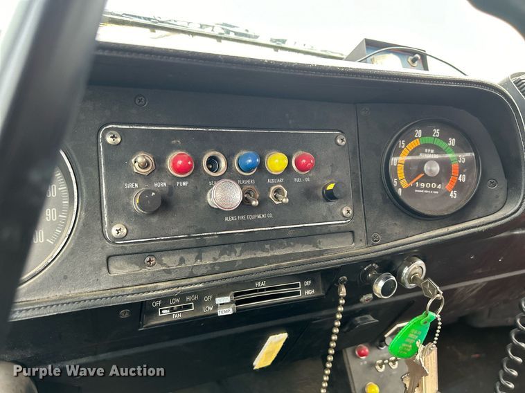 image for item DQ1020 1975 Dodge D800  pumper fire truck