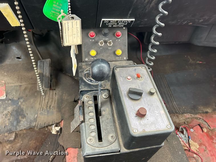 image for item DQ1020 1975 Dodge D800  pumper fire truck