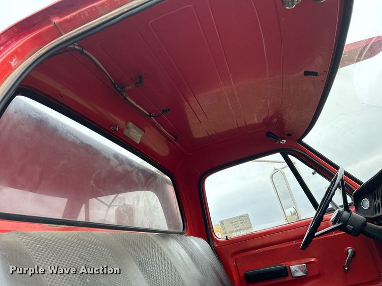 image for item DQ1020 1975 Dodge D800  pumper fire truck