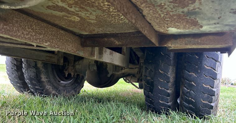 image for item DQ1020 1975 Dodge D800  pumper fire truck