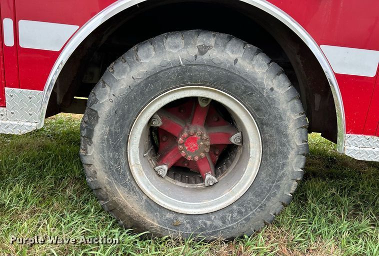 image for item DQ1020 1975 Dodge D800  pumper fire truck