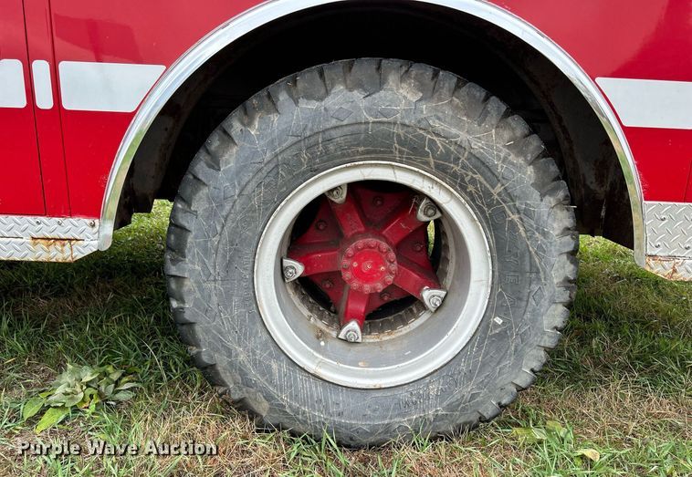 image for item DQ1020 1975 Dodge D800  pumper fire truck