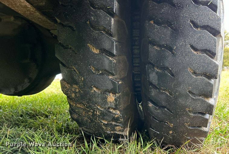 image for item DQ1020 1975 Dodge D800  pumper fire truck