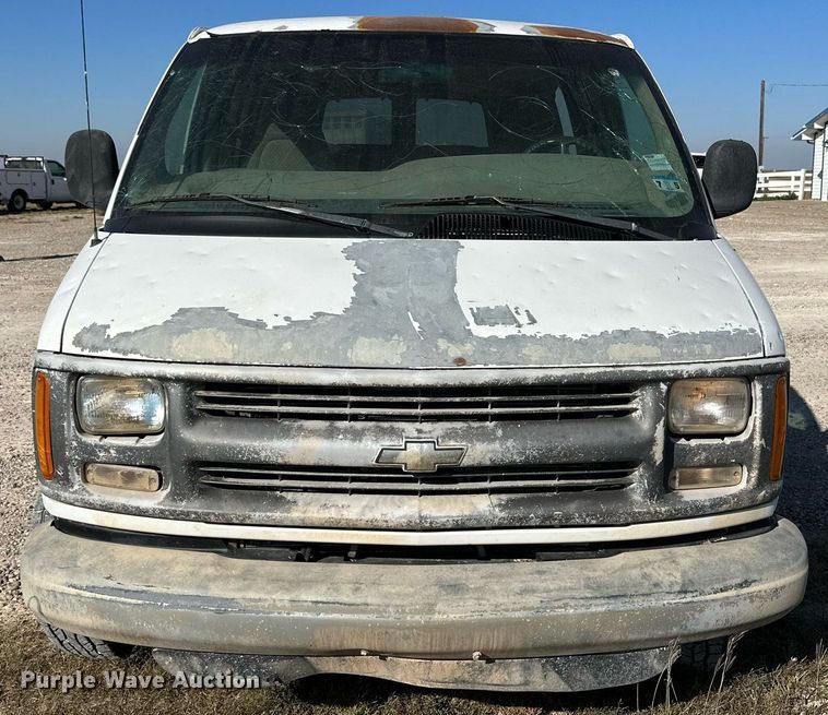 image for item DQ1470 1998 Chevrolet Express 3500  van