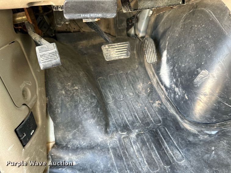 image for item DQ1470 1998 Chevrolet Express 3500  van