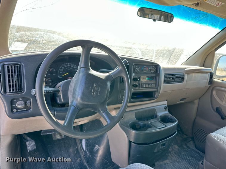 image for item DQ1470 1998 Chevrolet Express 3500  van