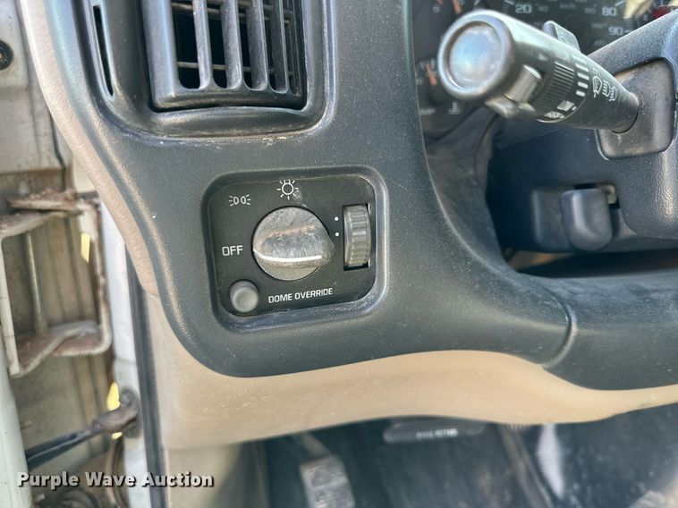 image for item DQ1470 1998 Chevrolet Express 3500  van