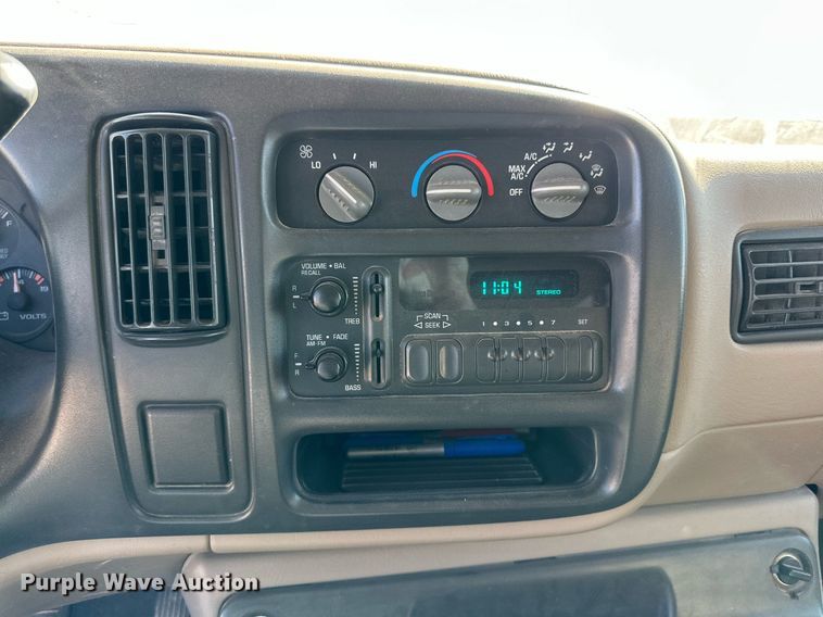 image for item DQ1470 1998 Chevrolet Express 3500  van