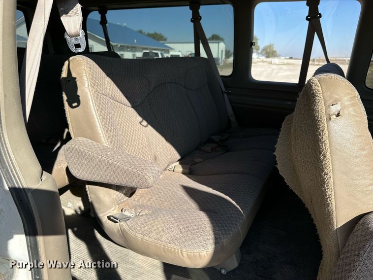 image for item DQ1470 1998 Chevrolet Express 3500  van