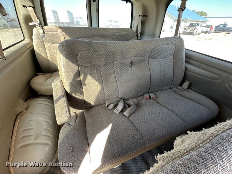 image for item DQ1470 1998 Chevrolet Express 3500  van