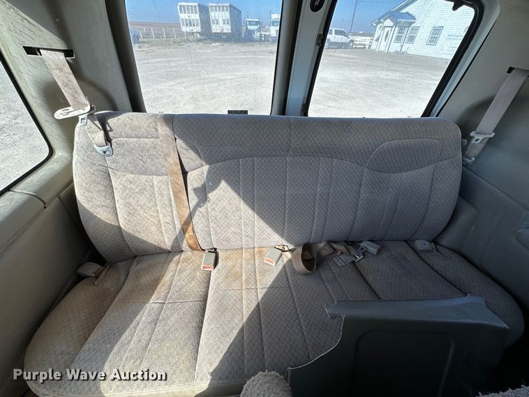 image for item DQ1470 1998 Chevrolet Express 3500  van