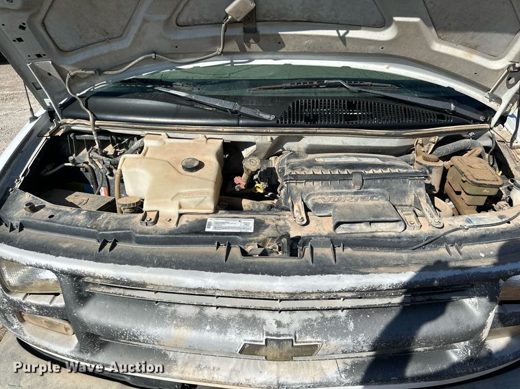 image for item DQ1470 1998 Chevrolet Express 3500  van
