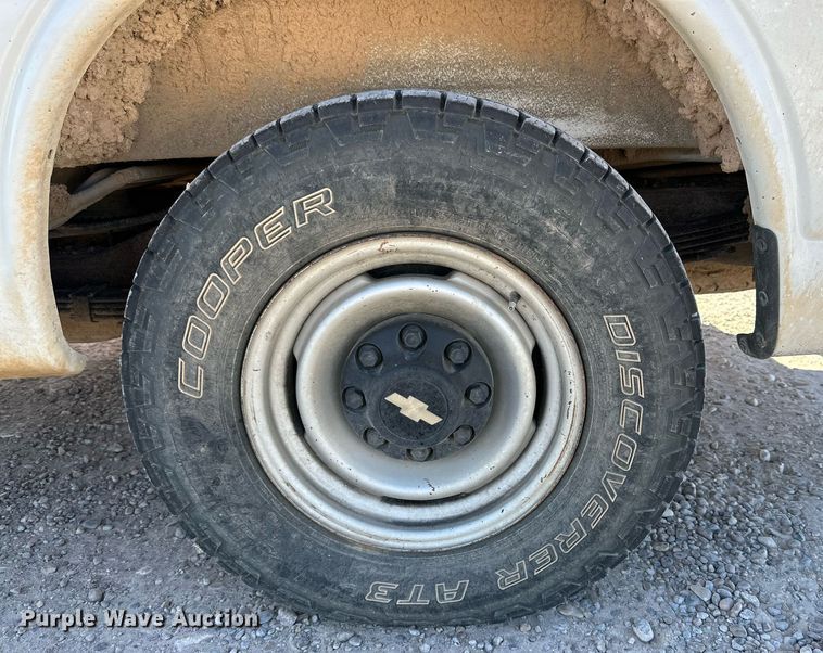 image for item DQ1470 1998 Chevrolet Express 3500  van