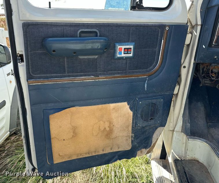 image for item DQ1471 1988 Ford Econoline  van