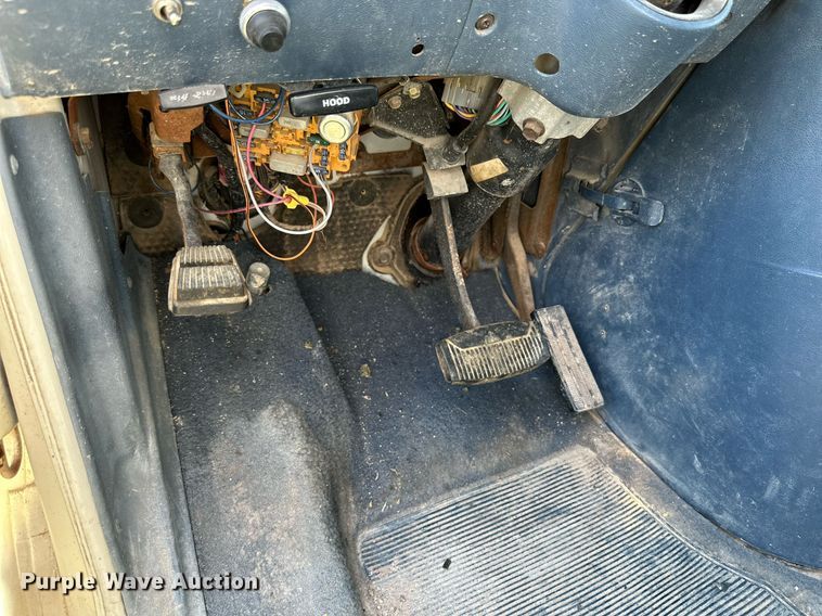 image for item DQ1471 1988 Ford Econoline  van