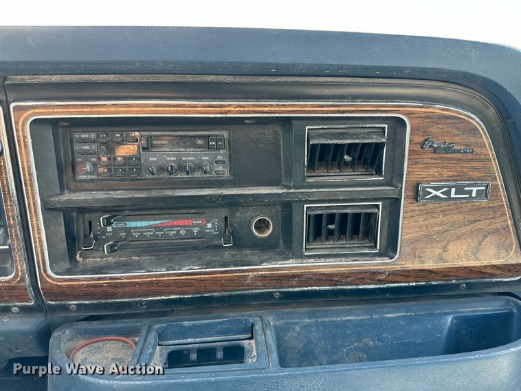 image for item DQ1471 1988 Ford Econoline  van